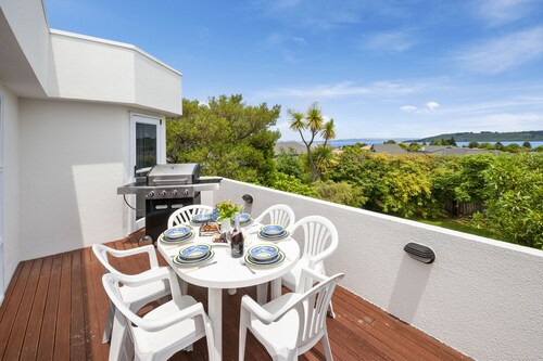 The White House - Taupo Holiday Home