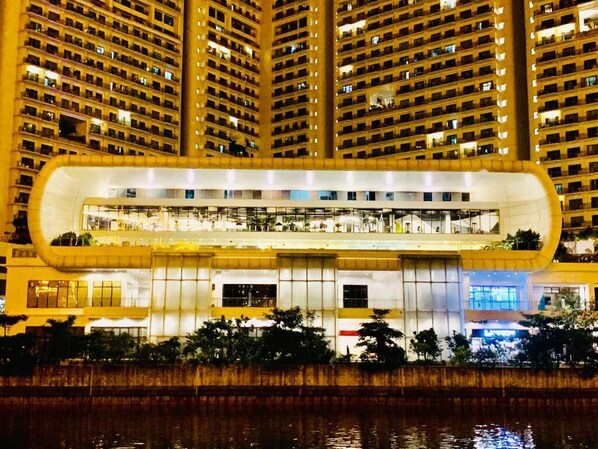 المنشأة من الخارج