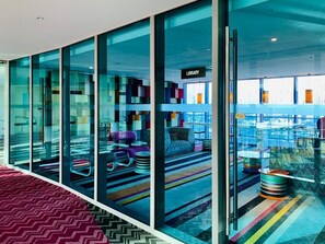 المنشأة من الداخل