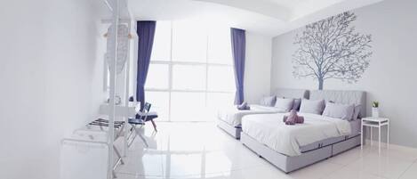 Apartment, 4 Bedrooms (A-36-05) | Bathroom | Shower, hair dryer, slippers, towels