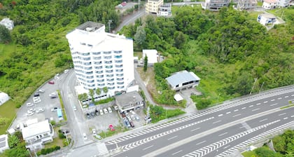 City 1500 SF 2BR condom 3F sea view