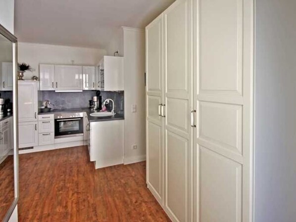 Køleskab, mikrobølgeovn, ovn, opvaskemaskine