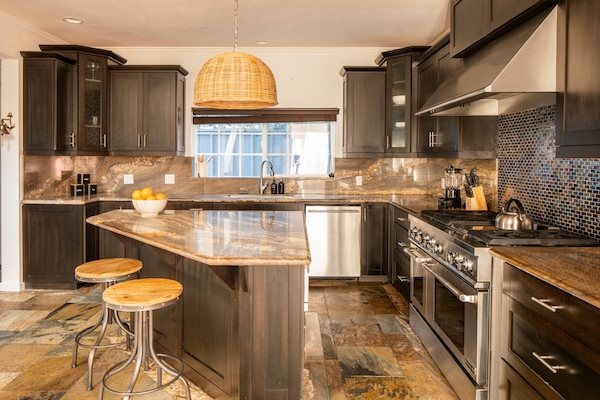 KĂŒhlschrank, Mikrowelle, Ofen, Herdplatte