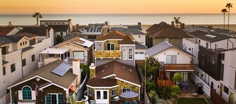 Sand Castle by AvantStay | Beach House on Balboa Peninsula w/ Patio & Hot Tub