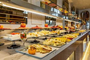 Tägliches inbegriffenes Frühstücksbuffet