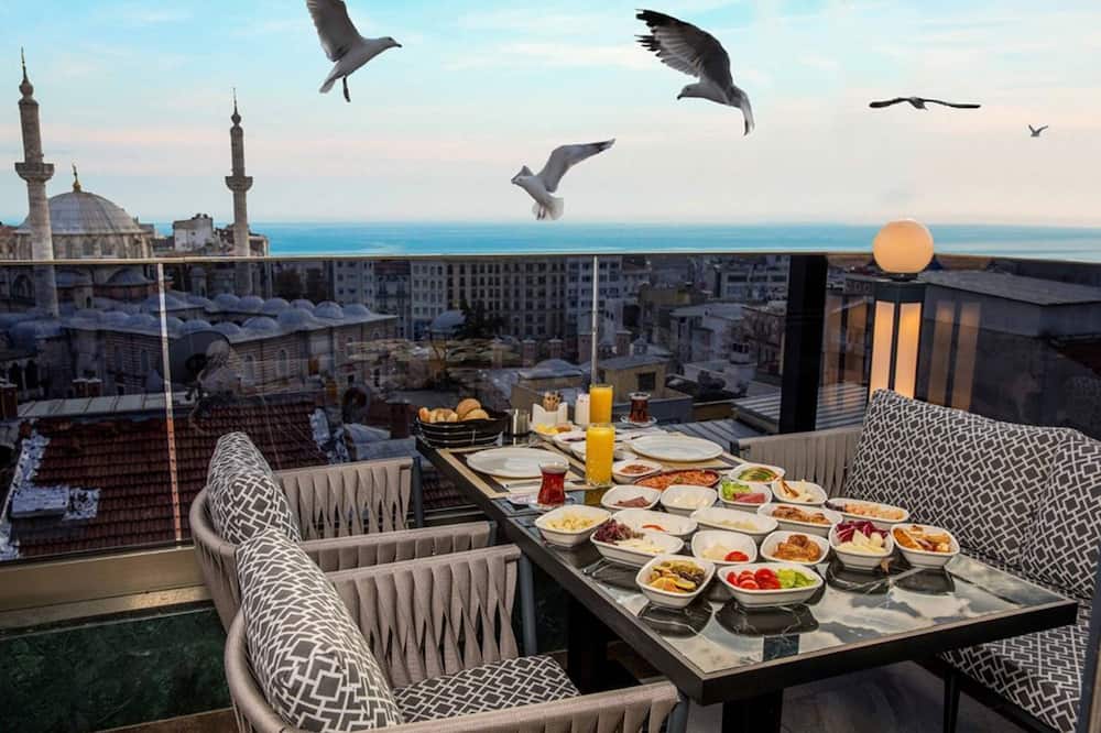 Beethoven Senfoni Hotel