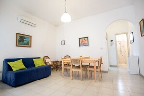 TV - Villa with outdoor area, Torre Lapillo | TL75 (Porto Cesareo)