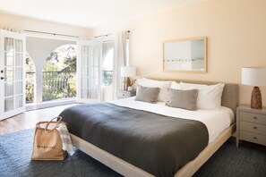 4 bedrooms, iron/ironing board, travel cot, free WiFi