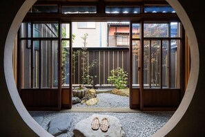 Maison Traditionnelle, 3 chambres, cuisine, vue jardin (Private Vacation) | Vue sur le jardin