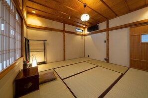 Rumah Tradisional, 3 kamar tidur, dapur, pemandangan kebun (Private Vacation) | 3 kamar tidur, brankas, dan didekorasi berbeda-beda