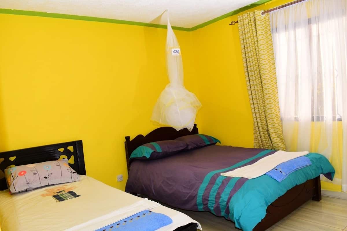 3 bedrooms, iron/ironing board, free WiFi, bed sheets