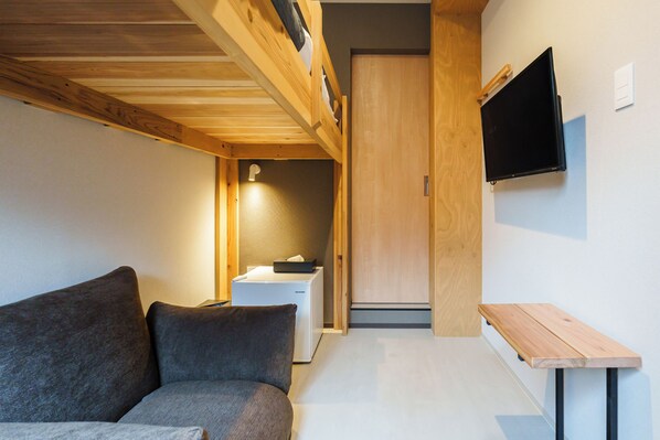 Loft Single Room (Shared shower) Non Smoking | Free WiFi, bed sheets - BAKURO - DOYANEN HOTELS (Osaka)