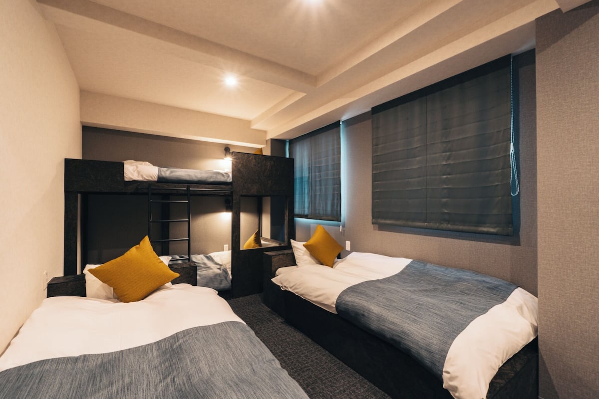 Blackout curtains, free WiFi, bed sheets