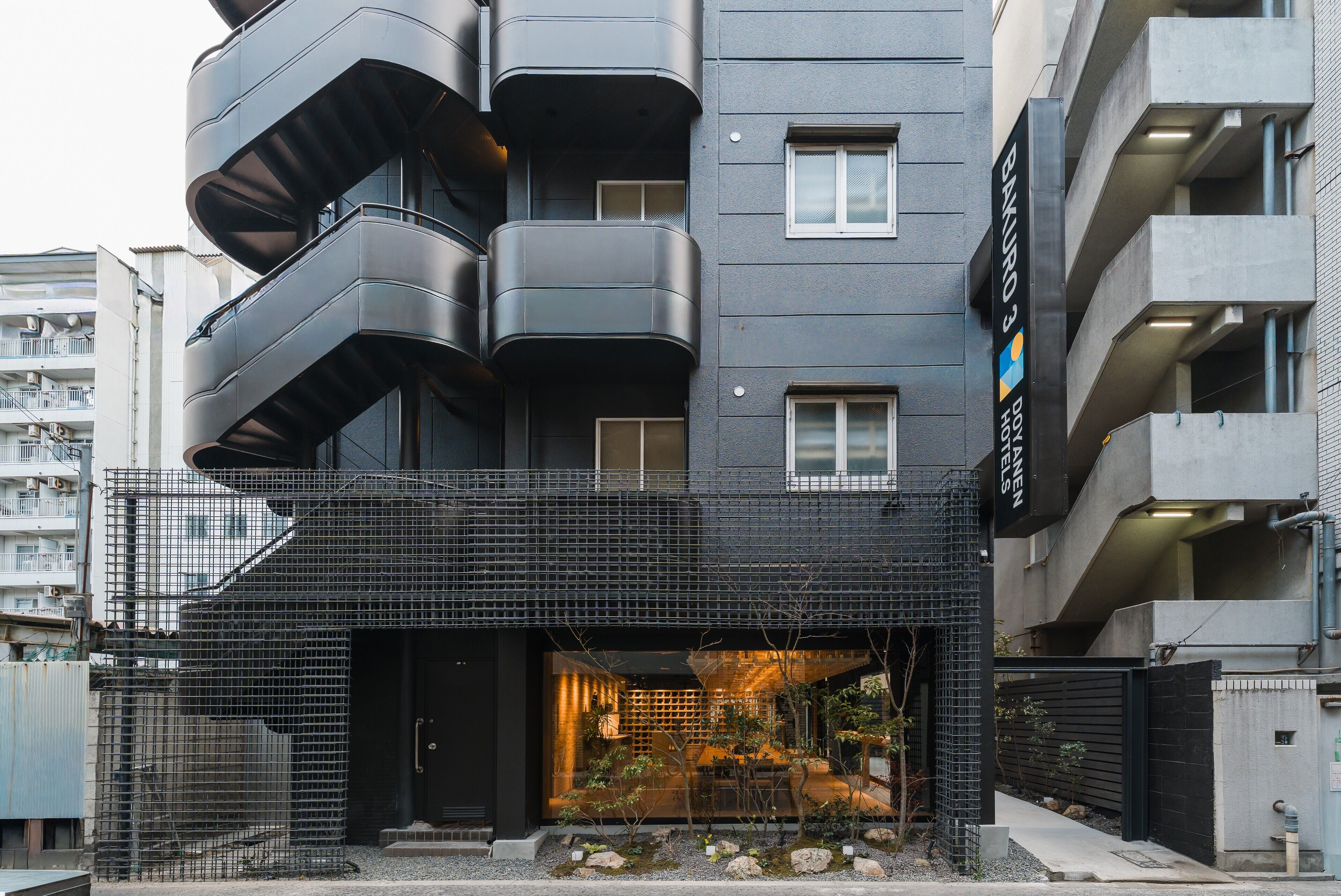 المنشأة من الخارج