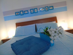 2 habitaciones, tabla de planchar con plancha y ropa de cama 