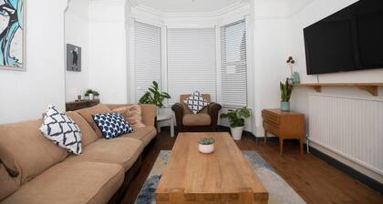 Arthouse Lovely Spacious 5 bed house