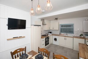 Luxury-Haus | Eigene Küche | Großer Kühlschrank, Mikrowelle, Ofen, Herdplatte