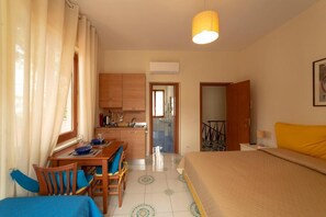 1 chambre, accĂšs Internet, draps fournis