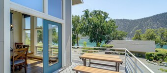 新着！ チェラン湖の海岸線へのモダンなリトリートステップ