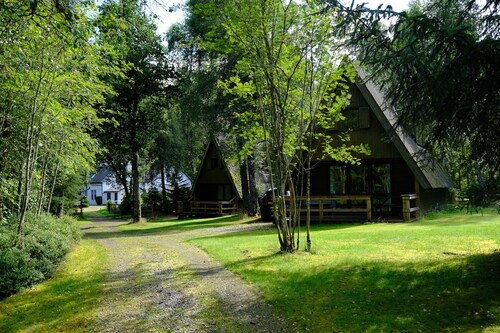 Secluded, cosy cottage on the banks of a Highland river