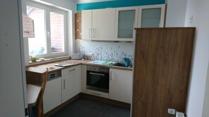 Réfrigérateur, micro-ondes, four, lave-vaisselle