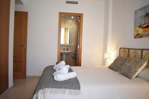 3 bedrooms, iron/ironing board, free WiFi, bed sheets - Anacasa Zurich Les Marines AP3216 (Denia)