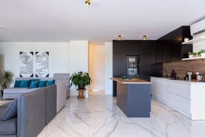 Apartment, 4 Bedrooms | Private kitchen | Fridge, microwave, oven, stovetop - Apartment Mario (Medulin)