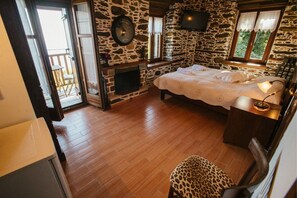 Maison, 6 chambres | 6 chambres, bureau, espace de travail pour ordinateurs portables