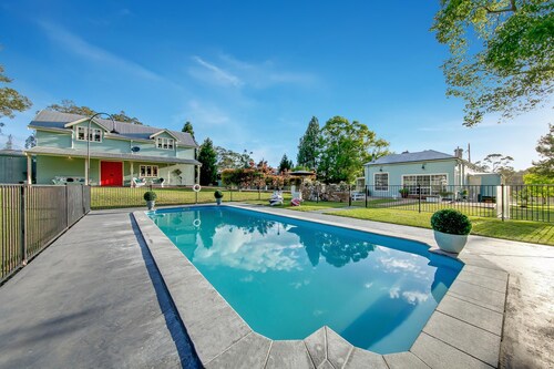 Poppet Head Manor - Beautiful, historic house with pool