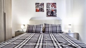 Junior Apartment, 1 Bedroom | 1 bilik tidur, Wi-fi percuma, cadar katil 