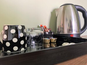 Mini-fridge, coffee/tea maker, electric kettle - Aethon Airport Project Hotel-Free Shuttle by GK Hospitality Group (Markopoulo Mesogaias)