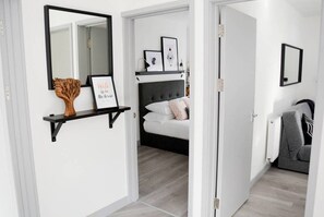 Apartment (Ground Floor) | 2 bedrooms, free WiFi - Pearl House Cardiff - Apartment 1 (Cardiff)