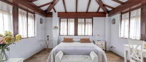 2 Schlafzimmer, Schreibtisch, Bügeleisen/Bügelbrett, kostenloses WLAN