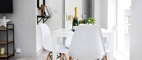 Apartment | In-room dining