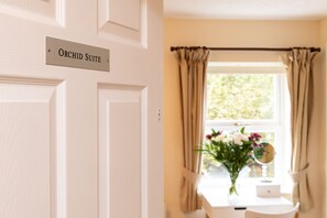 Interior detail - Hazeleigh (Solihull)