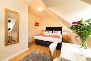 Deluxe House - Hazeleigh (Solihull)