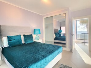 4 chambres, fer et planche à repasser, lit parapluie, Wi-Fi gratuit