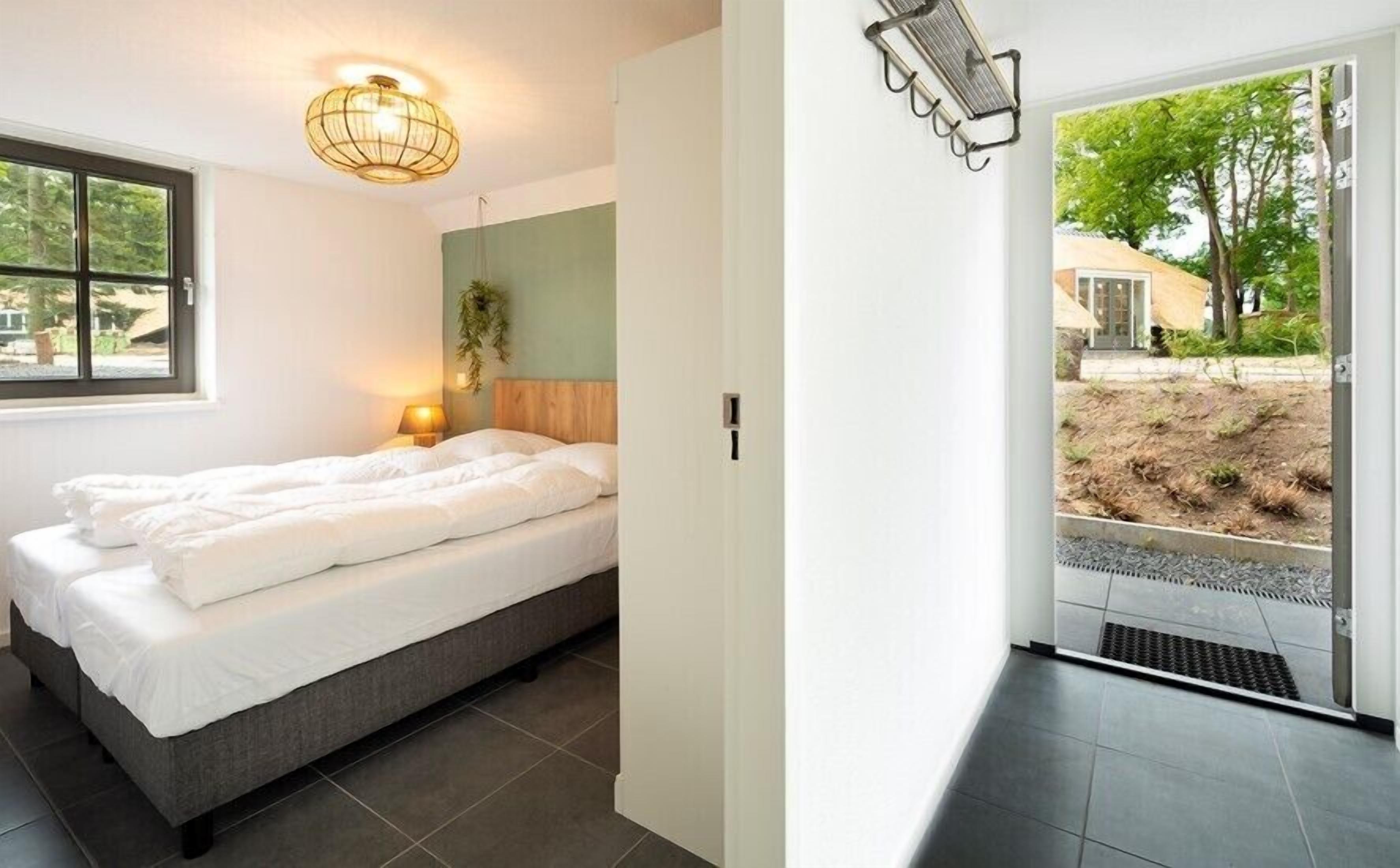 3 bedrooms, iron/ironing board, Internet, bed sheets