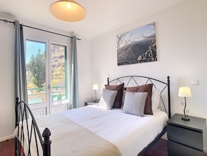 3 chambres, lit parapluie, Wi-Fi gratuit, draps fournis