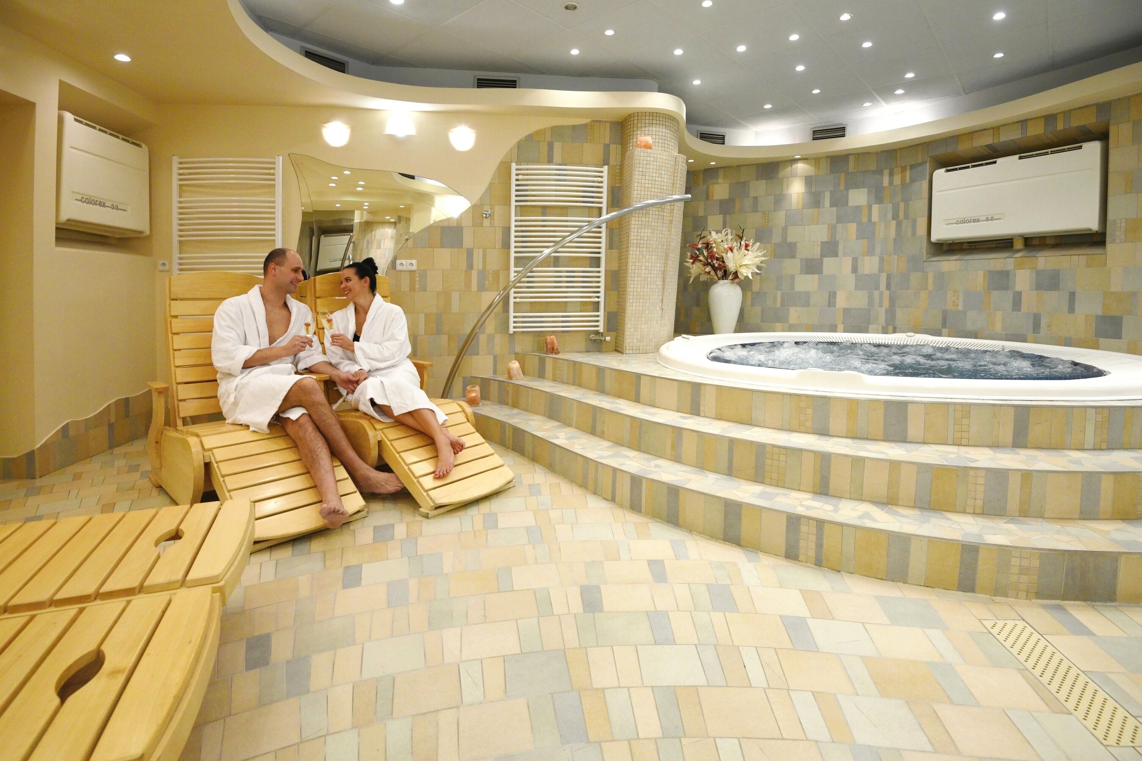 indoor spa tub