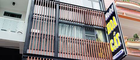 Mặt tiền nơi lưu trú