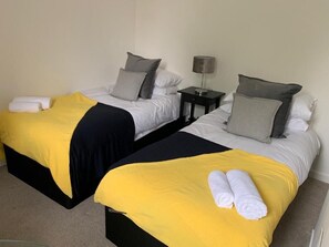 1 chambre, fer et planche Ă repasser, Wi-Fi, draps fournis