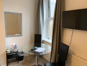 Interior - Wellfield Blooms Cardiff Corporate Room (Cardiff)