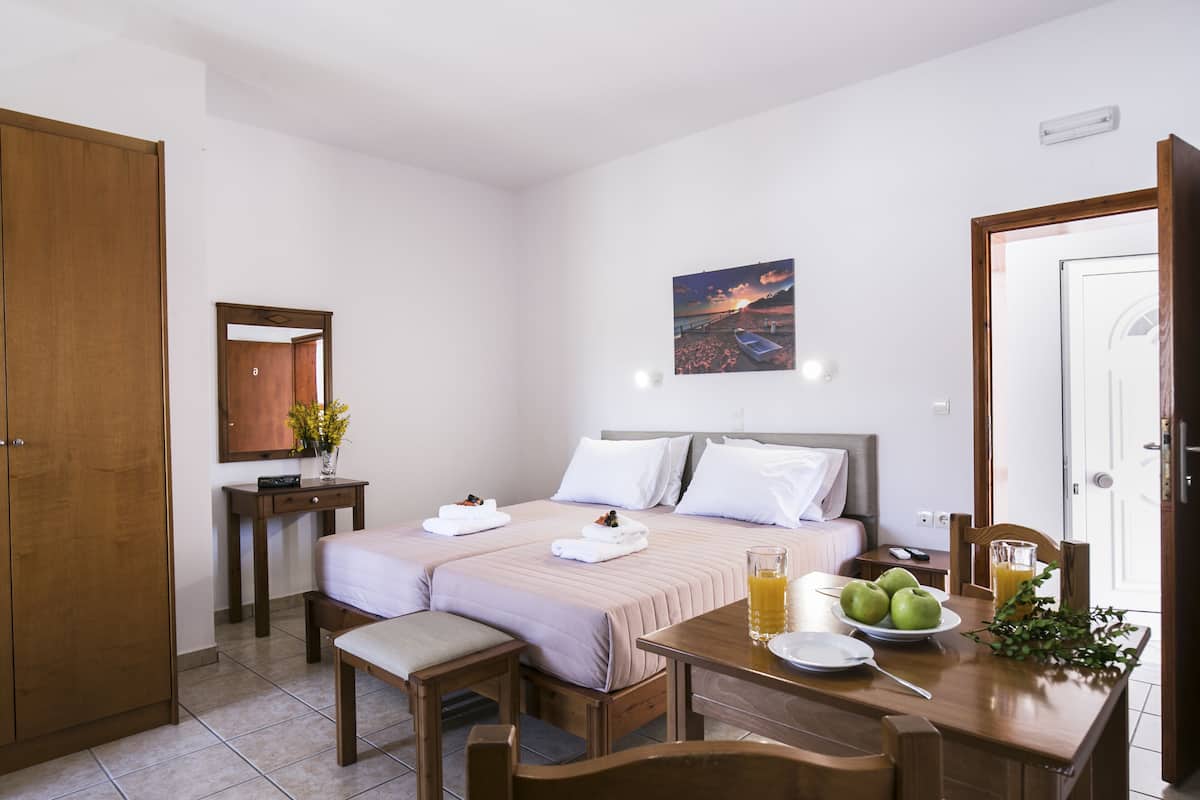 Appartamento, vista mare | 1 camera, con stile personalizzato, con arredamento individuale