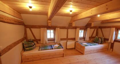 Ferienhaus "Gebirgshäusl Oybin" Zittauer Gebirge / Oberlausitz +Kamin +Umgebinde