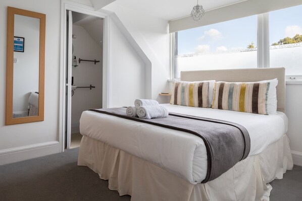 ダブルルーム | アイロン / アイロン台、WiFi (無料)