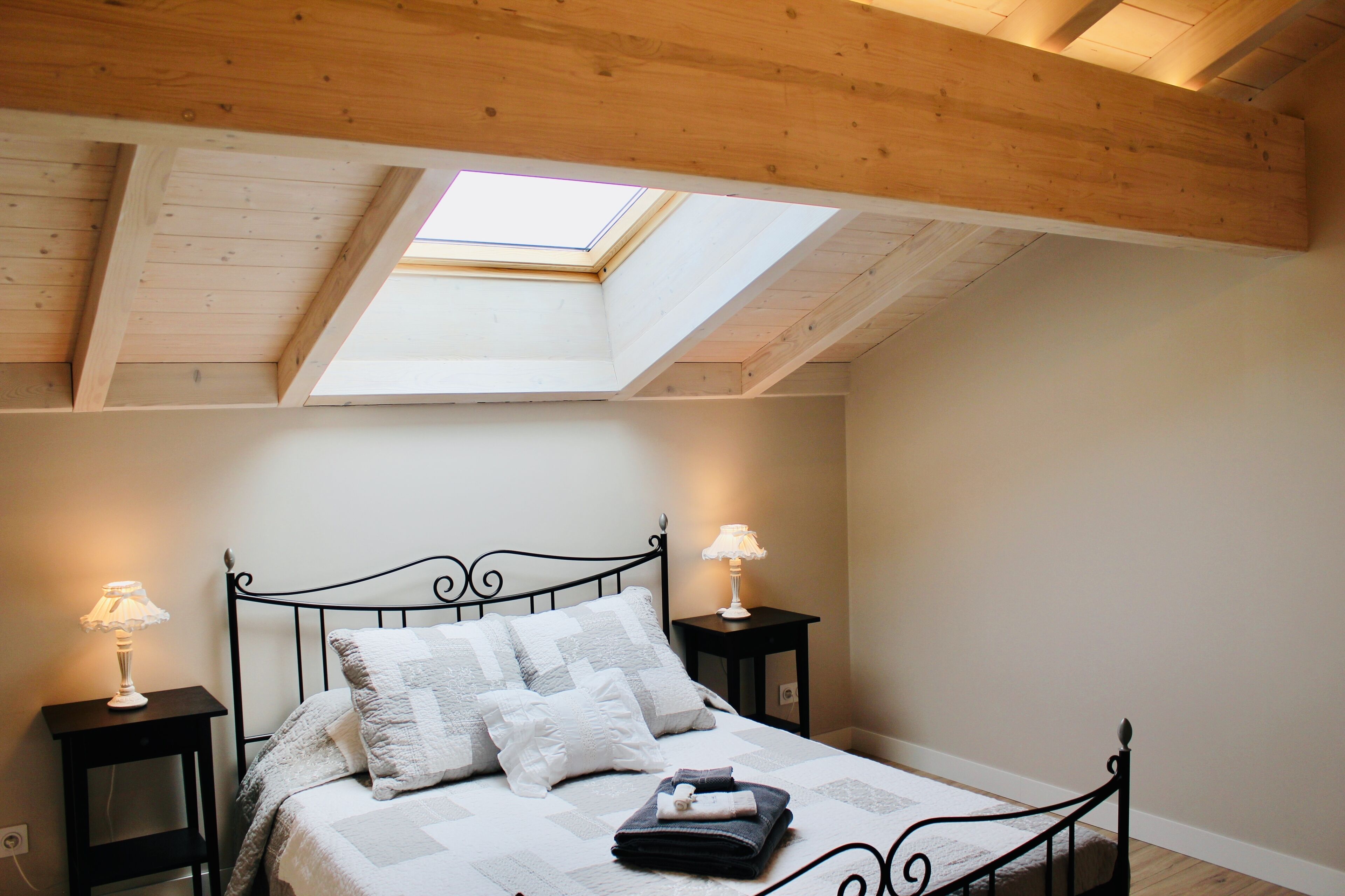 1 chambre, fer et planche à repasser, Wi-Fi, draps fournis