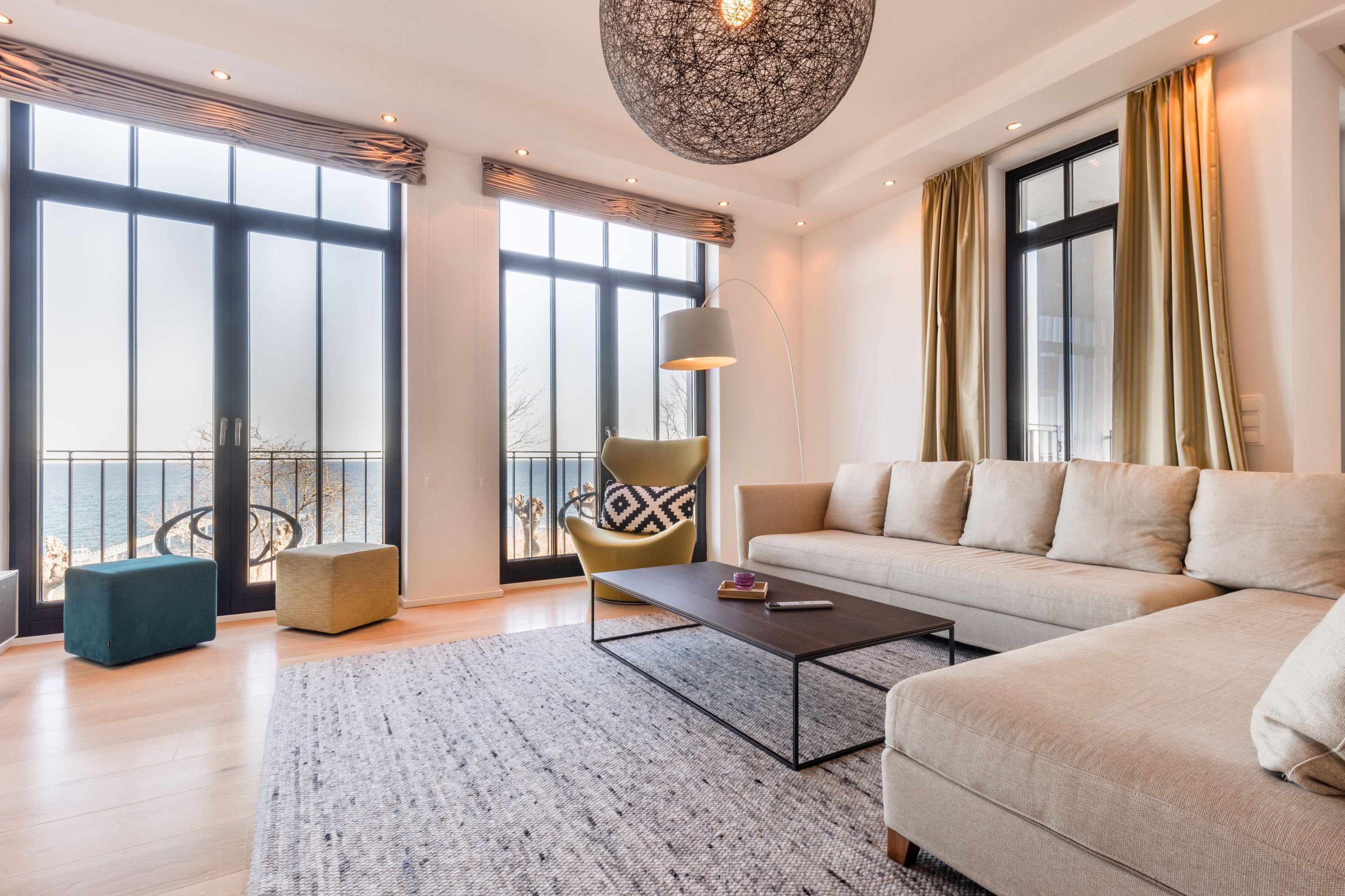 Flat-screen TV, fireplace