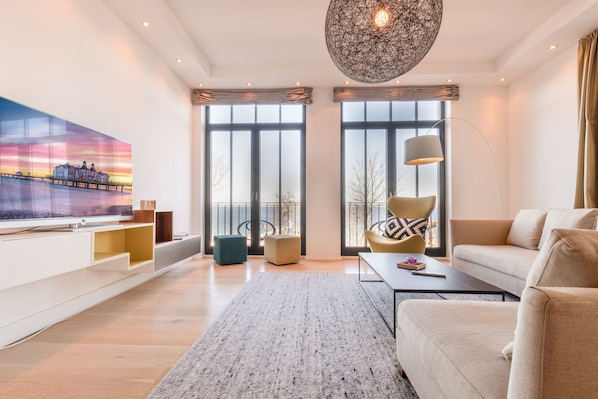 Fladskærms-tv, pejs