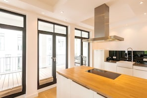 Køleskab, mikrobølgeovn, ovn, opvaskemaskine